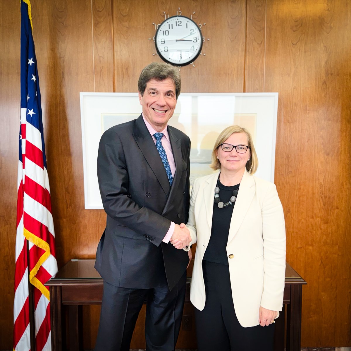 🇺🇸🇪🇪 Great to welcome @MFAEstonia Undersecretary @KyllikeSillaste back to @StateDept to discuss shared U.S.-Estonia priorities, including supporting Ukraine against Russian aggression and securing global supply chains for #criticalminerals. #StrongerTogether