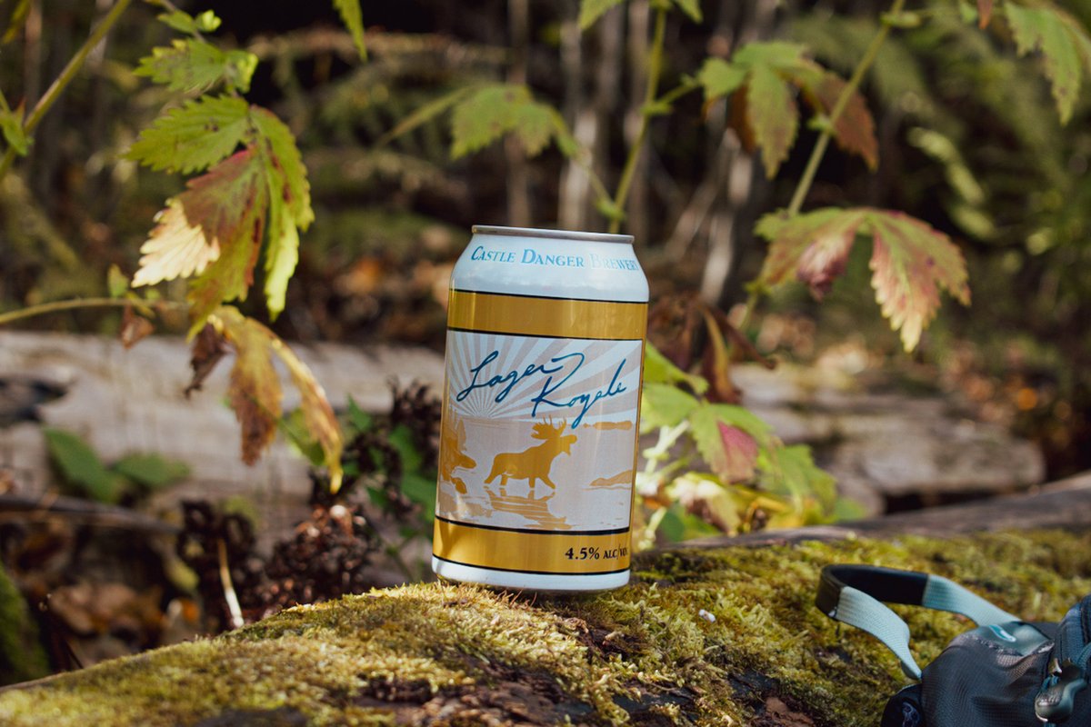 Nature's cup holder. 🌿

Where did the trail take you this weekend?

#castledangerbrewery #lagerroyale #premiumlager #northshoremn