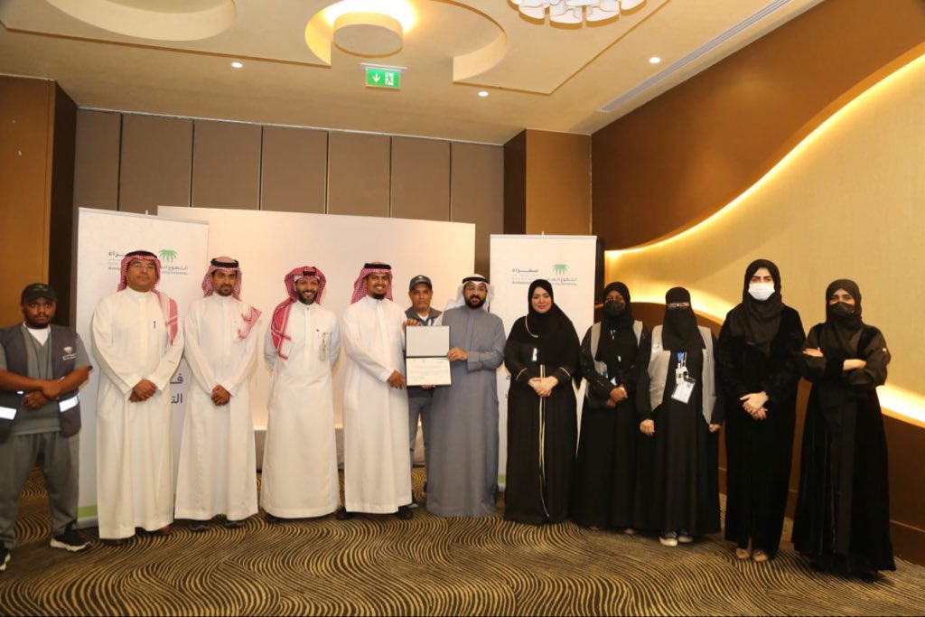 كرمت المديرية العامة للشؤون الصحية بمنطقة مكة متمثلة بالادارة الاشرافية للتطوع الصحي 
فريق انا صحي التطوعي
نظير مجهوداتهم مع جميع الادارات بالمدبرية و المجتمع المكي و مساهمتهم في نجاح خطة التطوع لعام 2023 #فريق_انا_صحي_التطوعي 
تجدون الصور عبر الرابط 👇🏽

t.me/ana_97i