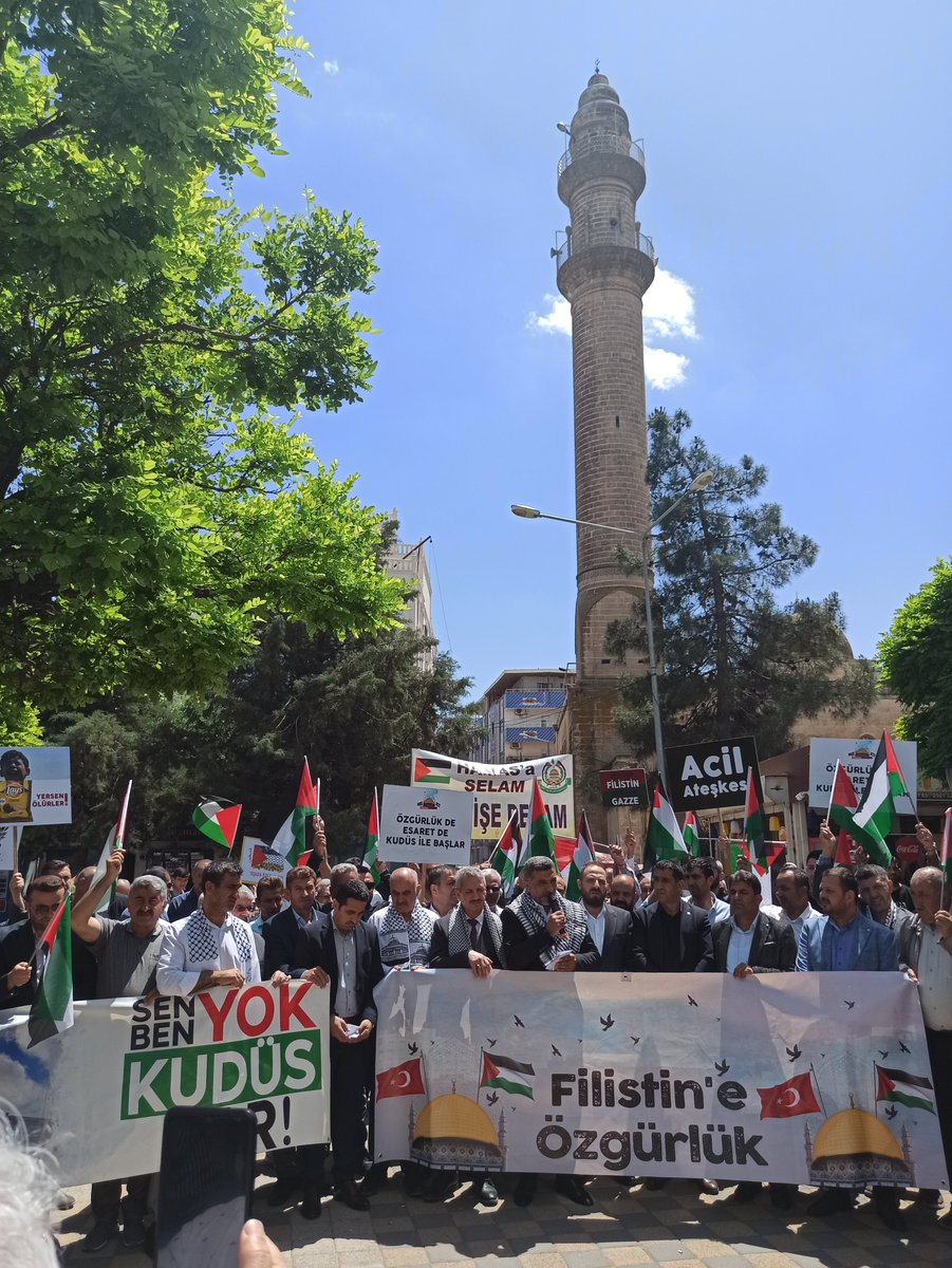 Midyat’ta Sivil Toplum Kuruluşları ve Mardin STK Platformu Temsilcileri ile birlikte Filistin'e destek için Cevat Paşa Cami önünde basın açıklamasına katılım sağladık.