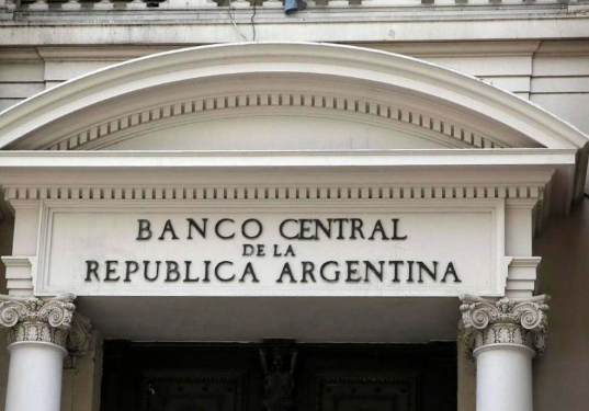 Tv_Libertaria's tweet photo. 🚨Confirmado: El Kirchnerismo tomó MÁS deuda que MACRI

❌Tomaron U$D 45.000 Millones de dólares!!!
➡️Los Gobiernos K colocaron esas letras a cambio de dólares de las reservas, para pagar deudas.
✅Fuente: Clarín y BCRA https://t.co/U5VJtsKkkt