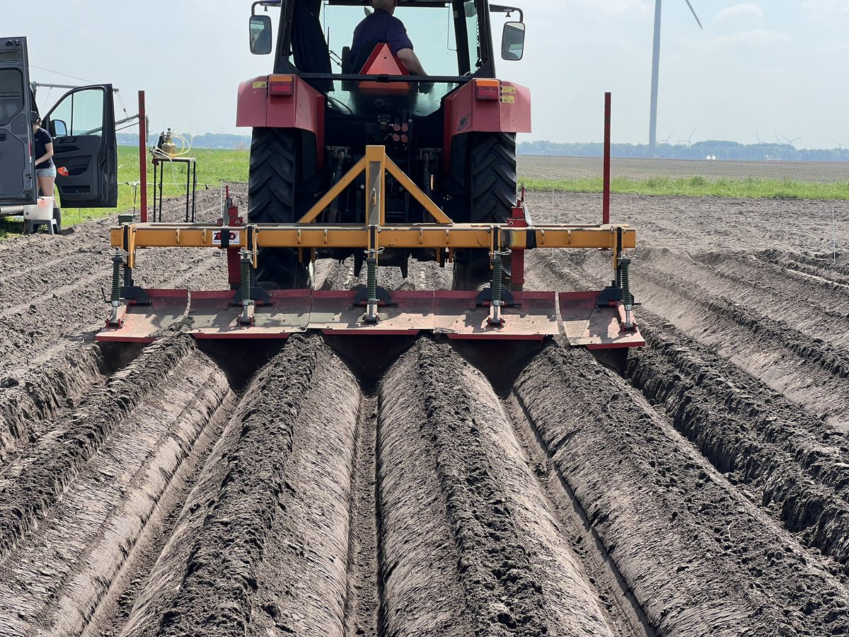 Mooi werk !

Proeven poten…
#Bayer #onderzoek