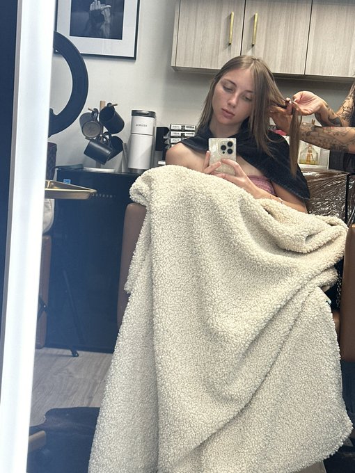 Mermaid hair is back 💗 I&rsquo;m filming a special something for my sites this weekend ✨ https://t.co/srFu<a href="/tag/macymeadows"class="tags"><span>#macymeadows</span></a>