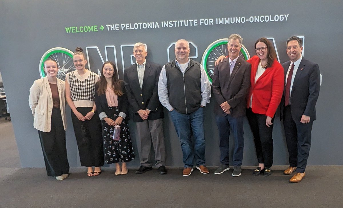 Many thanks to the @OhioState Alumni Association Board of Directors for touring the #PIIO. Special thanks to Dr. Timothy Gauntner (@Zihai Lab) who discussed the important work being done to better understand the molecular basis of sex differences in #immune response to #cancer.