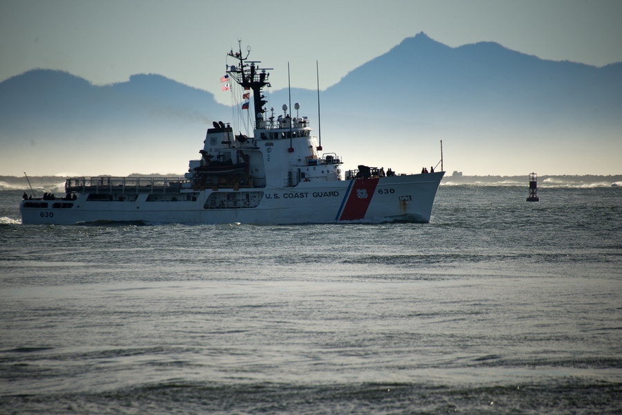 USCGPACAREA's tweet photo. Change of Homeport:  Proud of USCGC Alert's legacy &amp; crew spirit as it moves from Astoria to Cape Canaveral. "Rescue, Enforce, Defend". 🚢🇺🇸 #USCG #SemperParatus #USCGCAlert #USCoastGuard #CutterLife #Military https://t.co/s7FWYIVOiV
