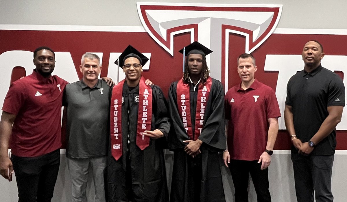 These two @TroyTrojansMBB players, Christyon “Spudd” Eugene & Aamer Muhammad, continue to do great things both on & off of the basketball court!!!! Super proud of them on their big day as they walk the stage & become 🎓 today!!! #TakeTheStairs