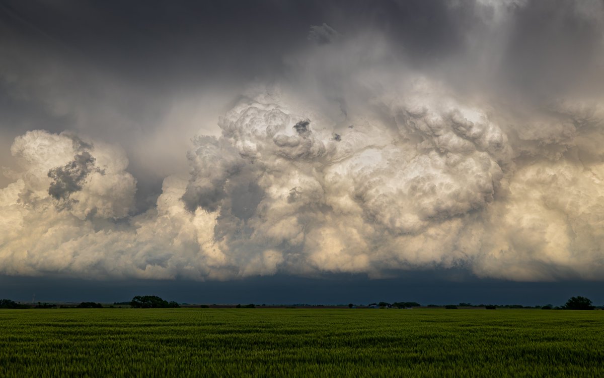 Some crispy updrafts to start your day!