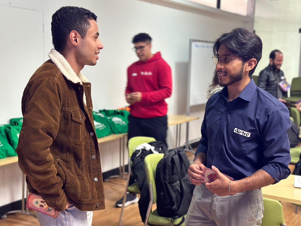 PorvenirOficial's tweet photo. En Porvenir, seguimos brindando oportunidades para que los jóvenes puedan crecer profesionalmente. 🧡

En este #OpenDay, mientras desayunamos y nos divertimos, cada joven sentirá la experiencia de pertenecer a Porvenir ⭐️

#AvancemosJuntos #Prácticas #TrabajoSíHay #practicas #estudiantes #estudiantesuniversitarios #universidad #practicantes #trabajosíhay