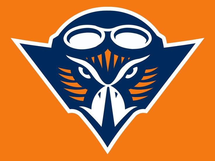 AGTG !!! Blessed To Receive My 3rd D1 Offer From University Tennessee Martin #Goskyhawks @CoachSantana_ @Coach_Butch_UTM @coachTJ_UTM @Bigcoachmays 🔶🔷