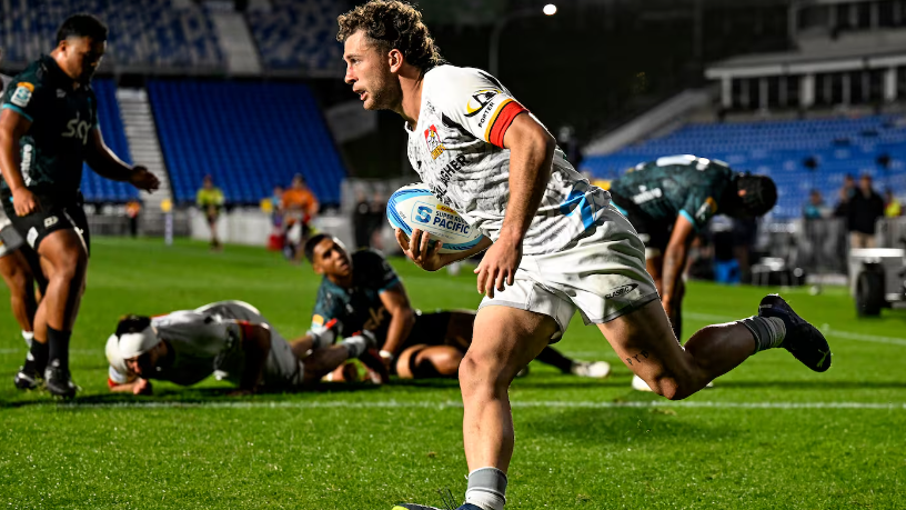 #SuperRugby Chiefs fue muy superior a Moana Pasifika y está a un paso de los playoffs.

Fecha 12

Moana Pasifika 7-43 Chiefs
Reds 26-22 Rebels

#LaOvalada | #Rugby | #Rugbynews | @ChiefsRugby