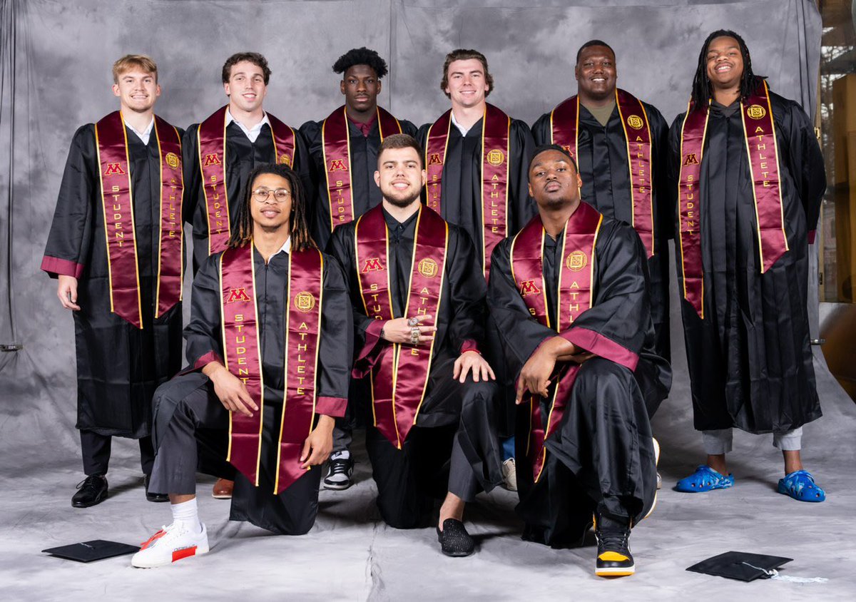 ELITE on the field and in the classroom! Congratulations to our guys that earned their degrees this year🎓 #RTB #SkiUMah #Gophers