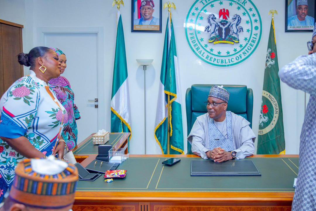 Seh Eniola Badmus wa kere ni, this her new appointment as the SA to Speaker of the House of Representatives of Nigeria, Hon. Tajudeen Abbas na real big win for her 💯