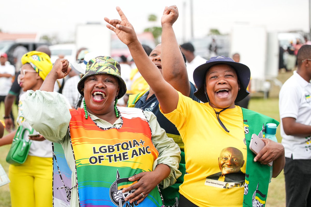 This afternoon we addressed a community meeting at the Bhambayi Sports Field, Gamalakhe Township, in KwaZulu-Natal.  #VoteANC2024  #LetsDoMoreTogether #ANCFriday