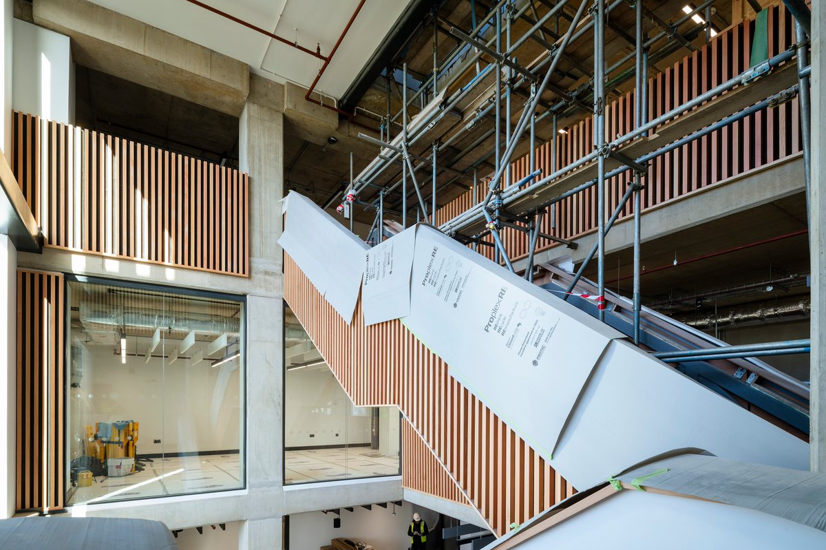 We're so excited to see our Design & Digital Arts Building almost complete 🙌 We can't wait to see this building come to life with our students and lecturers this September 😍 Find out more about the building here: bit.ly/44pnWTo 📸 Bowmer + Kirkland