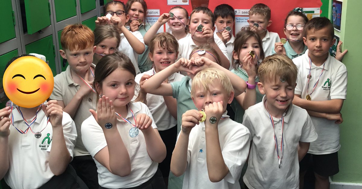 What a super bunch of spelling medalists! Well done! 👏🏻🌟🥇🥉🥈