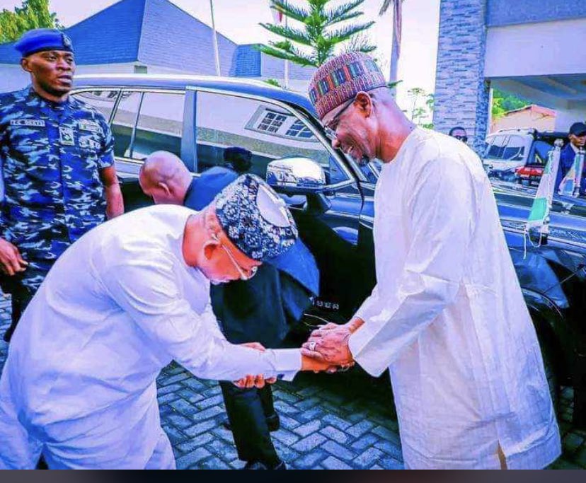A democratically elected Governor Ododo of Kogi state bowing before a democratically elected Governor AA Sule of Nassarawa state. 

White lion you do this one ooo 

😂