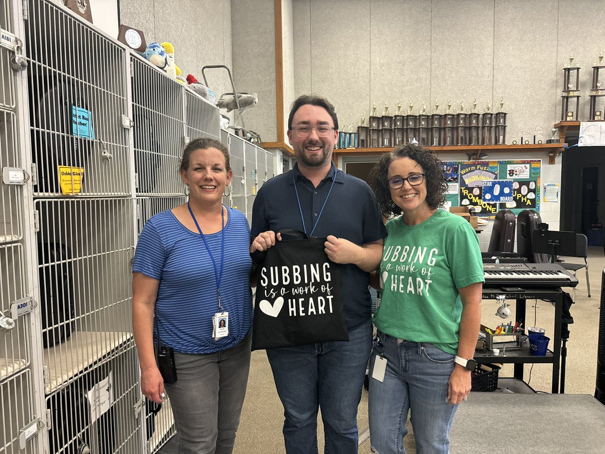 Subbing is a work of Heart! ❤️ Thankful for the opportunity with @LISDCareers to surprise three of our fantastic substitutes today with a gift bag from a drawing. Our substitutes are so amazing to jump in all over campus to support our Eagles! #SoaringTogether💙🦅💛