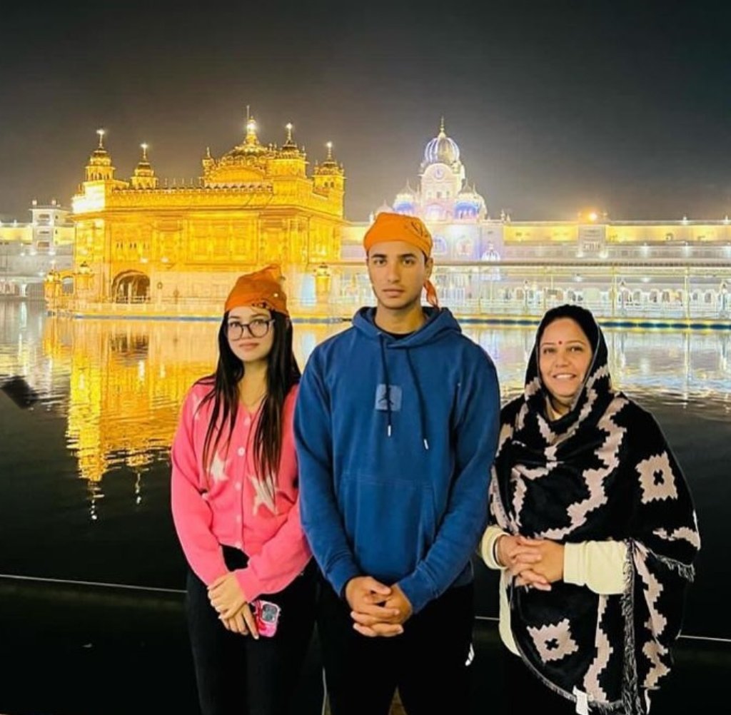 Abhishek Sharma with his Sister and Mother at Golden Temple Amritsar. #IPL2024