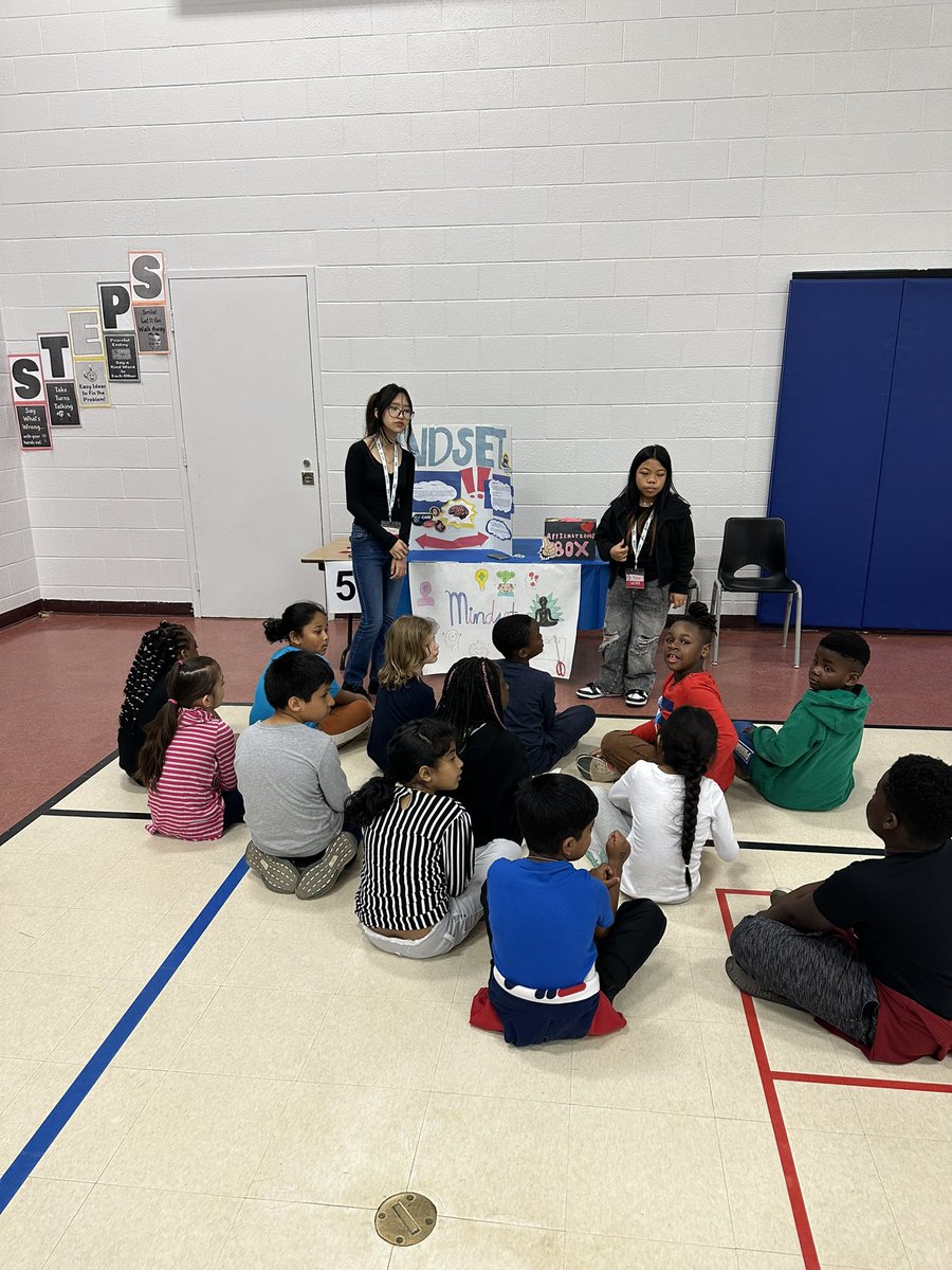 Miss D. Santin tweet media