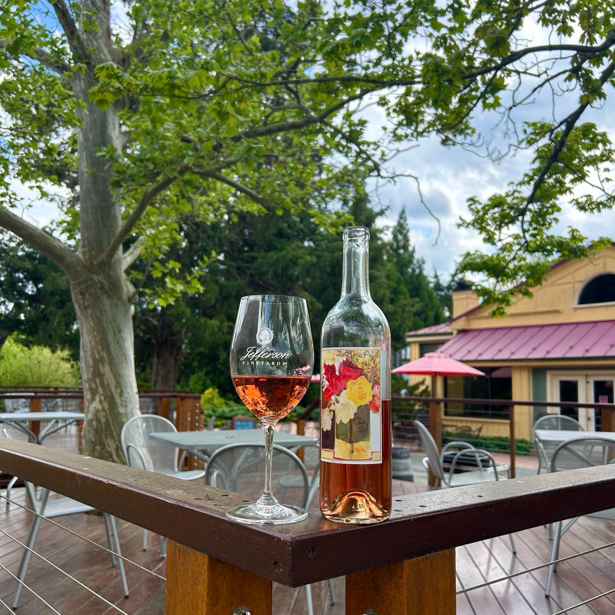 Sip, savor, and celebrate at Jefferson Vineyards this weekend!🍷🌅 Stop by this Sunday to enjoy their Rosé for $15 per bottle or $5 per glass and live music from 2-4 pm! See details: bit.ly/4dBPrgw