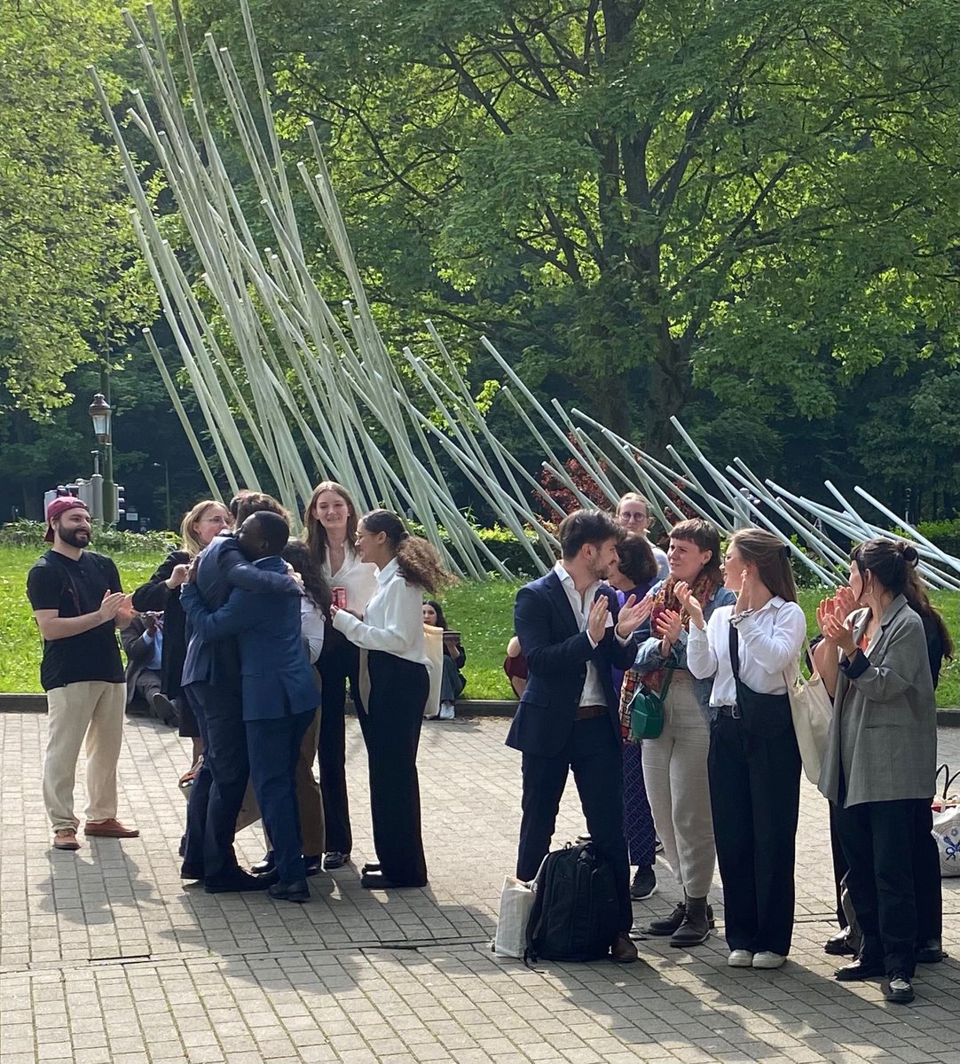 Le RFDI a le plaisir d’annoncer que la finale 2024 du Concours Charles Rousseau opposera : 

<a href="/UnivAngers/">Université d'Angers</a> à <a href="/UMontreal/">Université de Montréal</a> 

La finale aura lieu demain à la Cour d’appel de Bruxelles. 

Bravo à tous les demi-finalistes !

#ConcoursRousseau2024