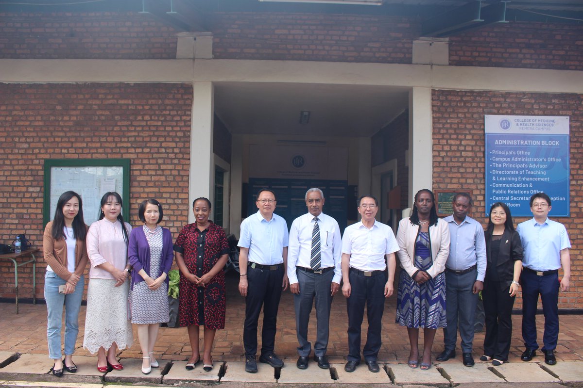 The principal @UCmhs hosted a delegation from Xiangya medical college in China to explore opportunities of collaboration in the field of nursing & midwifery and other specialisations offered & do joint research, student - staff exchange, etc @Uni_Rwanda @ur_sonm @mdkayihura