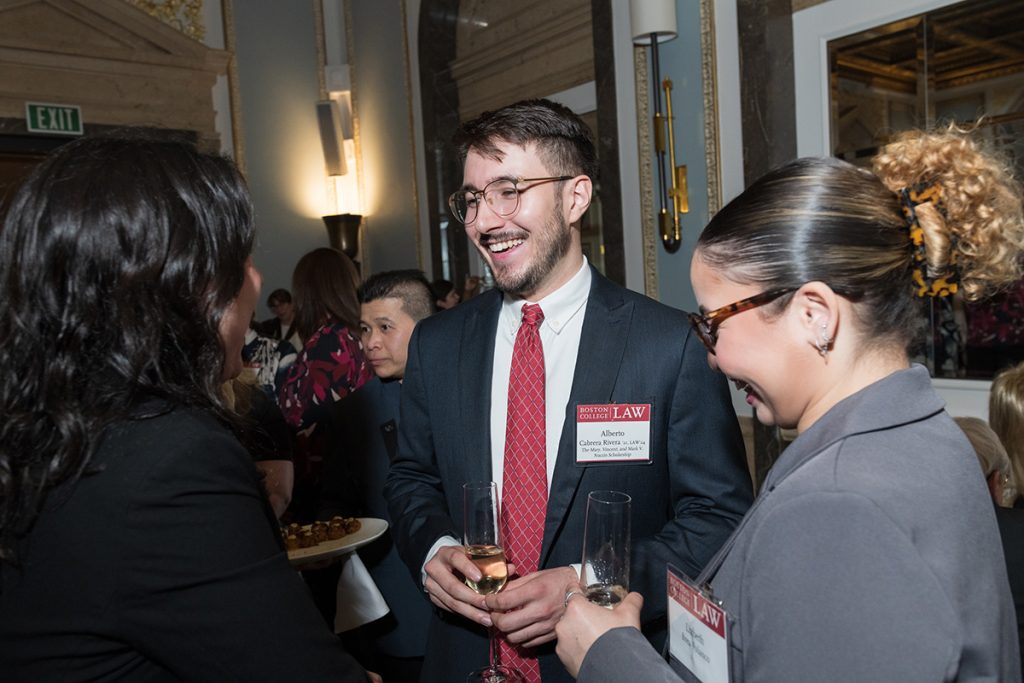 Beacons of Hope: BC Law's Scholarship Dinner celebrates the generosity of alumni and the impact their gifts are having. Read more and view a photo gallery from the event: lawmagazine.bc.edu/2024/05/beacon…