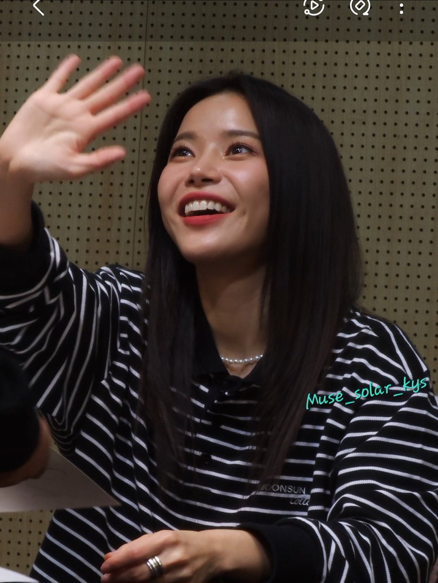 240510 fansign
I love her smile so much...🥰

#Solar #頌樂 #kimyongsun #金容仙
#COLOURS 
#But_I