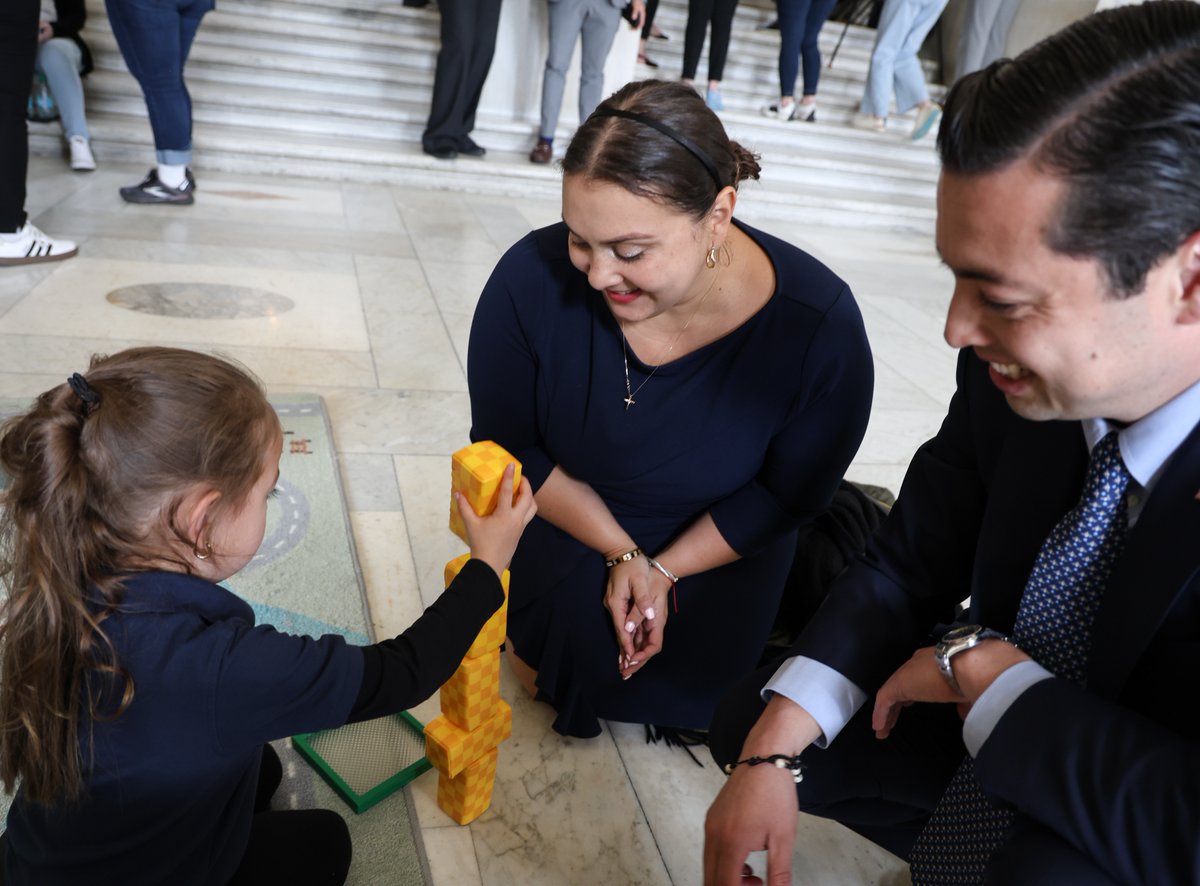 On Thursday, Senator <a href="/AlanaDimario/">@alanadimario.bsky.social</a>, Majority Whip <a href="/Val_Lawson/">Valarie Lawson</a> and other members of the Senate joined children, families, advocates and <a href="/RIHouseofReps/">Rhode Island House of Representatives</a> colleagues during the #StrollingThunderRI rally and Child Care Awareness Day at the State House.