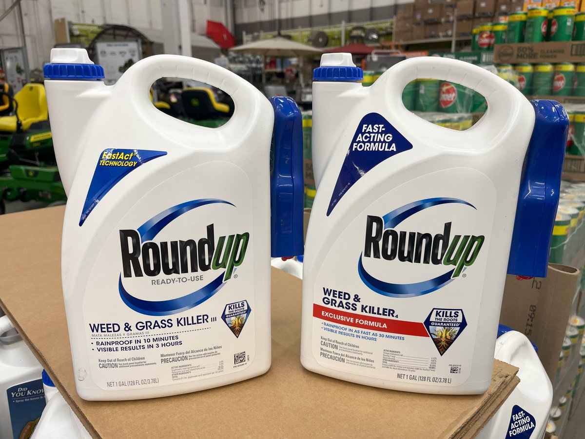 weedsciencenerd's tweet photo. Roundup rant for residential use...
Bayer has been planning to pull glyphosate from the residential market for a while...but it's getting very confusing as the names and the over all looks these products aren't changing, but the active ingredients &amp; uses are... Exhibit A 🔎 (1/3) https://t.co/4Ic4KVy2GS