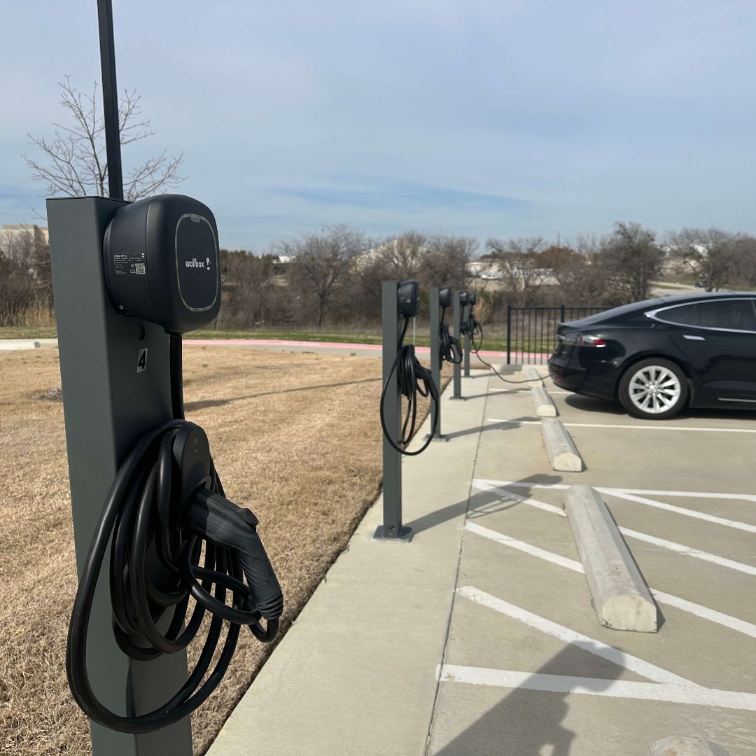 Enhance your business &amp; attract EV customers w/ COIL's end-to-end EV charging installation services.

Upgrade parking assets for EV charging infrastructure, increase customer satisfaction, &amp; tap into a new revenue stream.

Get a free estimate: coil.co/commercial-ev-…

#EVcharging