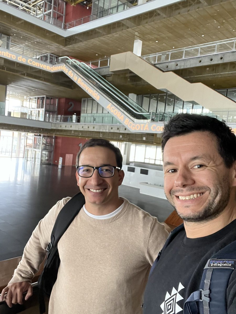 Ayer con el gran <a href="/maurotov/">Mauricio Tovar 🌴🍹</a> estuvimos visitando el <a href="/AgoraBogota/">Ágora Bogotá</a> donde se llevará a cabo el <a href="/BlockSummitLA/">Blockchain Summit Latam</a> del 14-16 de agosto.

Este año tendremos todo el 5to piso para montar dos escenarios, zona comercial, zona de networking, lounge y cowork.

Si quieres crear o ampliar tu red