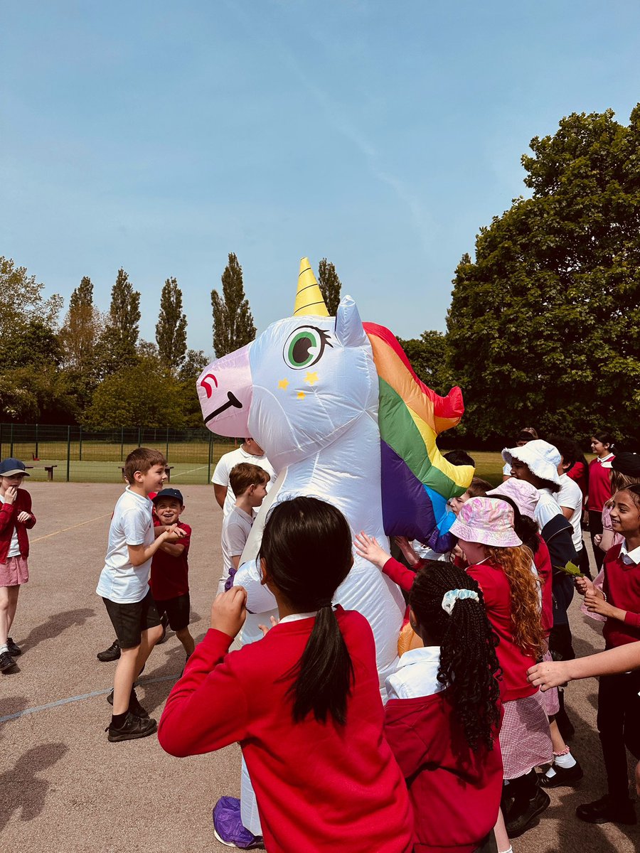 GrampianPri's tweet photo. Have you ever seen a unicorn on a school playground? 🦄 #MentalHealthAwarenessWeek #MentalHealth https://t.co/b1L9BZdBGZ