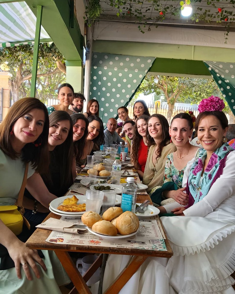 Berrocoso Lab se va de feria 💃🏻🥂👏🏻 #lacienciaesdivertida #feriadejerez #feria2024