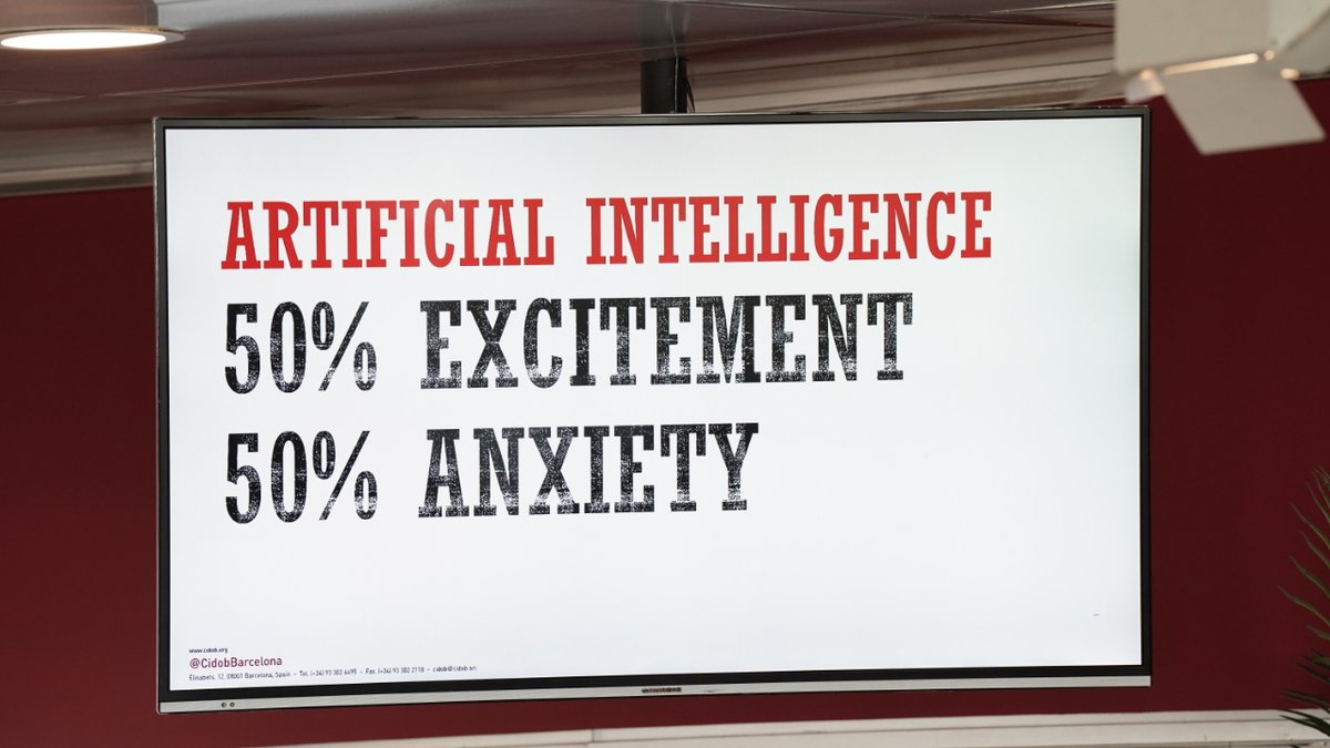 L'esperat seminari 'Societats algorísmiques' ja disponible a l'#ArxiuCCCB 🤖⚡

En aquesta playlist, agrupem experts procedents de diverses disciplines per reflexionar al voltant dels impactes socials de la intel·ligència artificial.

⏯️ cccb.org/ca/multimedia/… #IAcccb