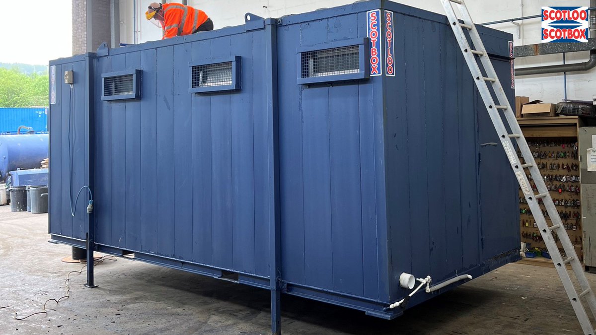Our multi-skilled yard operative Gav has been working his magic again!✨
He has worked hard to strip, sand and paint this toilet block ready for sale. 
A big well done! you've got this loo looking like new.
bitly.ws/x5F4
#portabletoiletforsale #sitesolutions #scotland