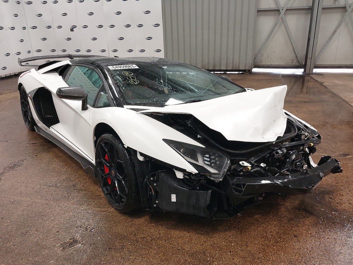 The ultimate project car is just a bid away! 🚘 2020 Lamborghini Aventador SVJ: ow.ly/Qt9o50RBTW4 🛠️ CAT S | Does not run | Front | Rear 📅 Auction date: 20/05/24, 12pm, Newbury