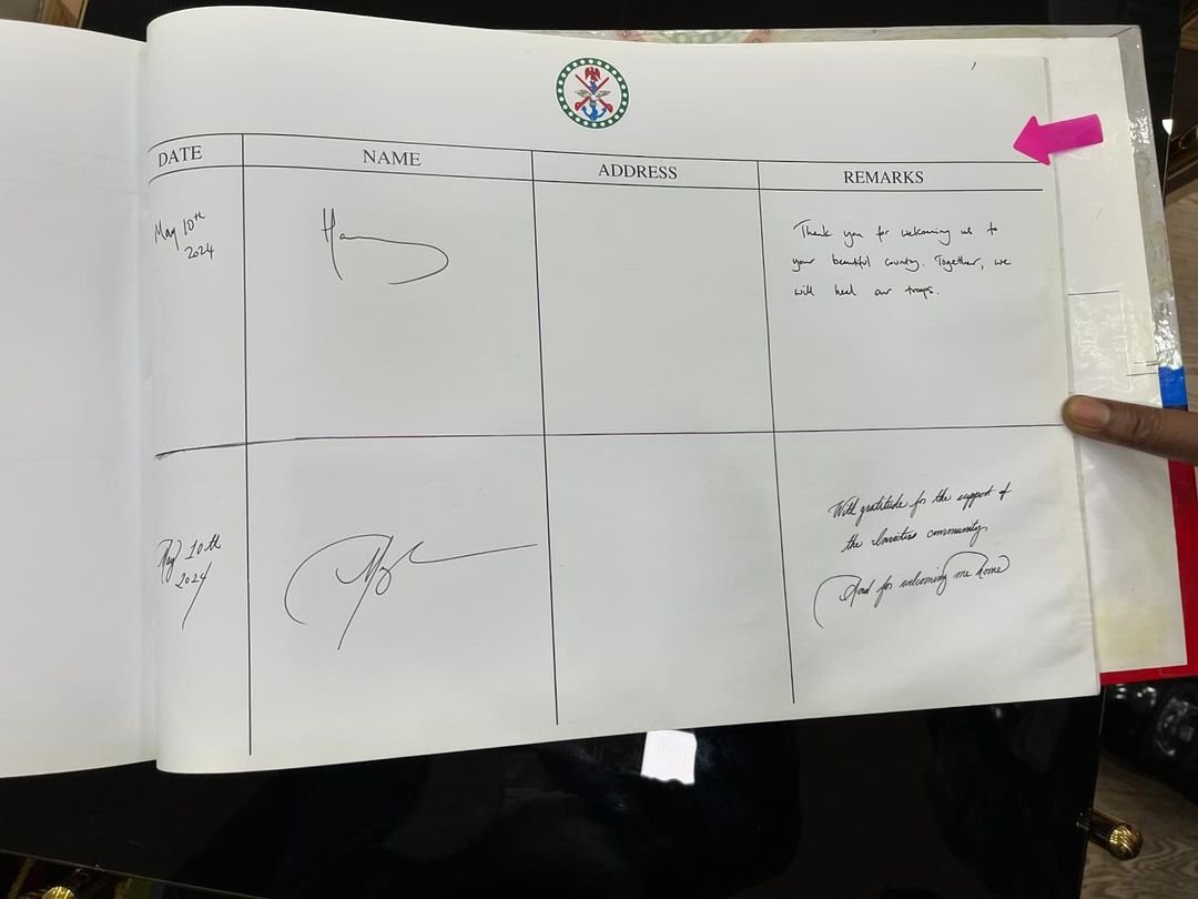 Harry and Meghan signed the visitors'  book at the Defense Headquarters 🇳🇬

H: Thank you for welcoming us to your beautiful country. Together we will heal our troops.
M: With gratitude for the support of the Invictus community. And for welcoming me home.

#HarryandMeghaninNigeria