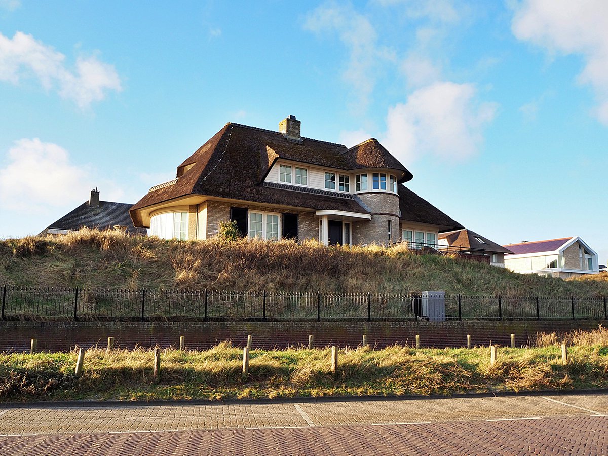 JefKPhotography's tweet image. A photo with a large house on it.

#largehouse #largehouses #photography #photograph #photographs #photo #photos #picture #pictures