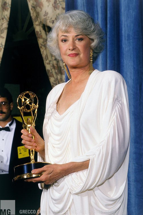 Mind blown! #GoldenGirls #BeaArthur wore the same gown to both 1987 & 1988 #EmmyAwards!  Never noticed this… and we have no problem with it! Rue won in ‘87 and Bea in ‘88. 

#RueMcClanahan #EstelleGetty #BettyWhite #LookingGood 

GoldenGirlsNews.com