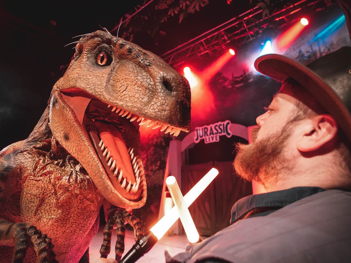 Embark on a prehistoric adventure as Jurassic Musical Adventure heads to Blackpool @Grand_Theatre. It's your chance to see one of the UK's most interactive theatre shows filled with singing, dancing, and plenty of dino-sized fun! 📅 30 May - 1 June 🎫 bit.ly/jurassiclivebl…