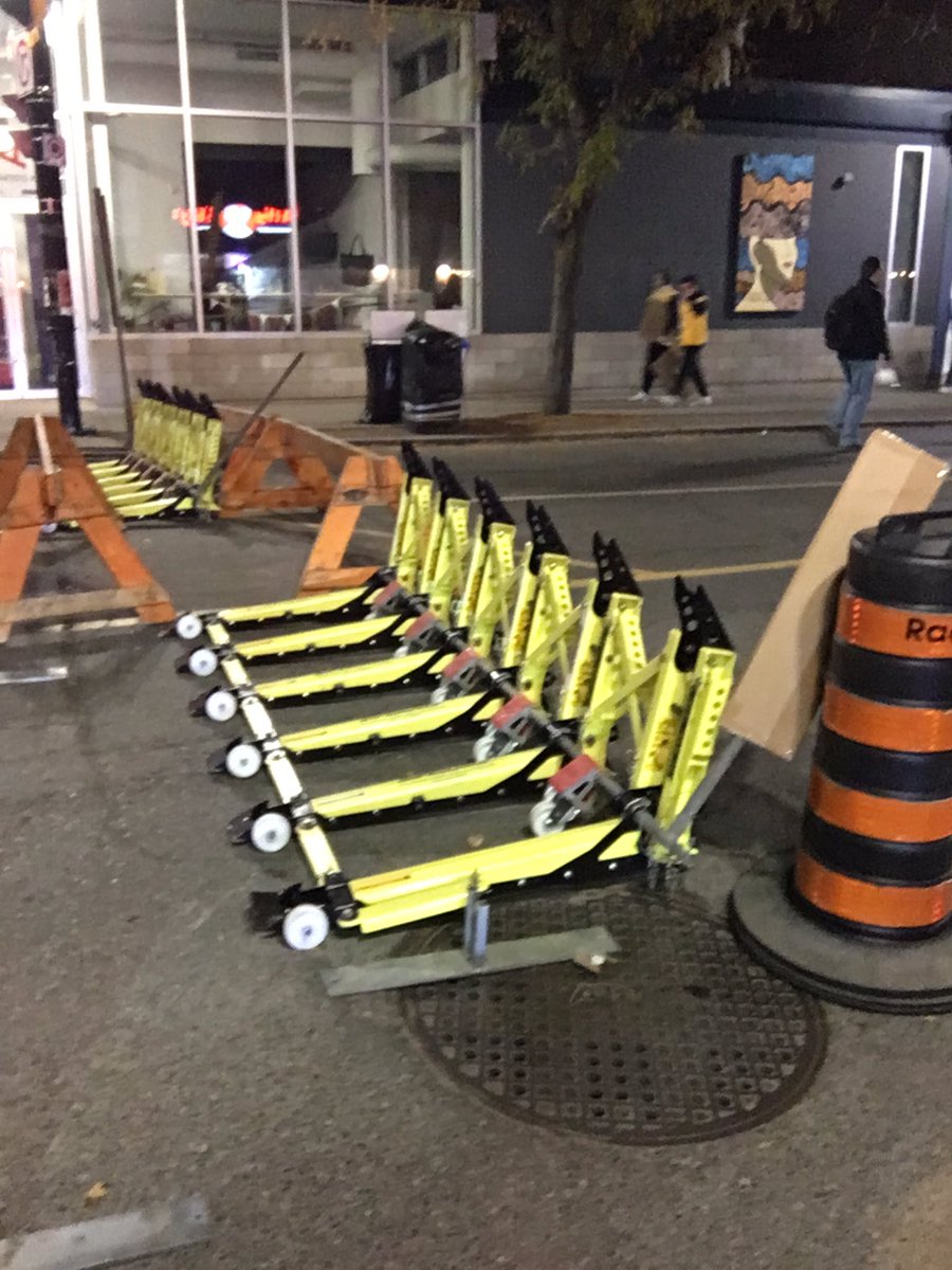 Hopefully @cityofhamilton will put these to used on James St tonight for Art Crawl, like they did during the Grey Cup. #hamont @DwntwnHamBIA @Ward2Hamilton @AndreaHorwath