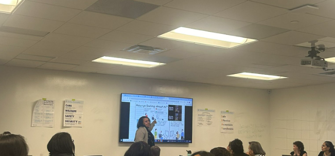 We love @MsTobe_ for her passion to learning skills to help alleviate the workloads of the teachers and staff @IrvingISD ! Here she is collaborating with our @PFE_IISD dept. on the varied uses for AI to maximize efficiency! Thanks, Ms. Tobe! #DLCAppreciationWeek