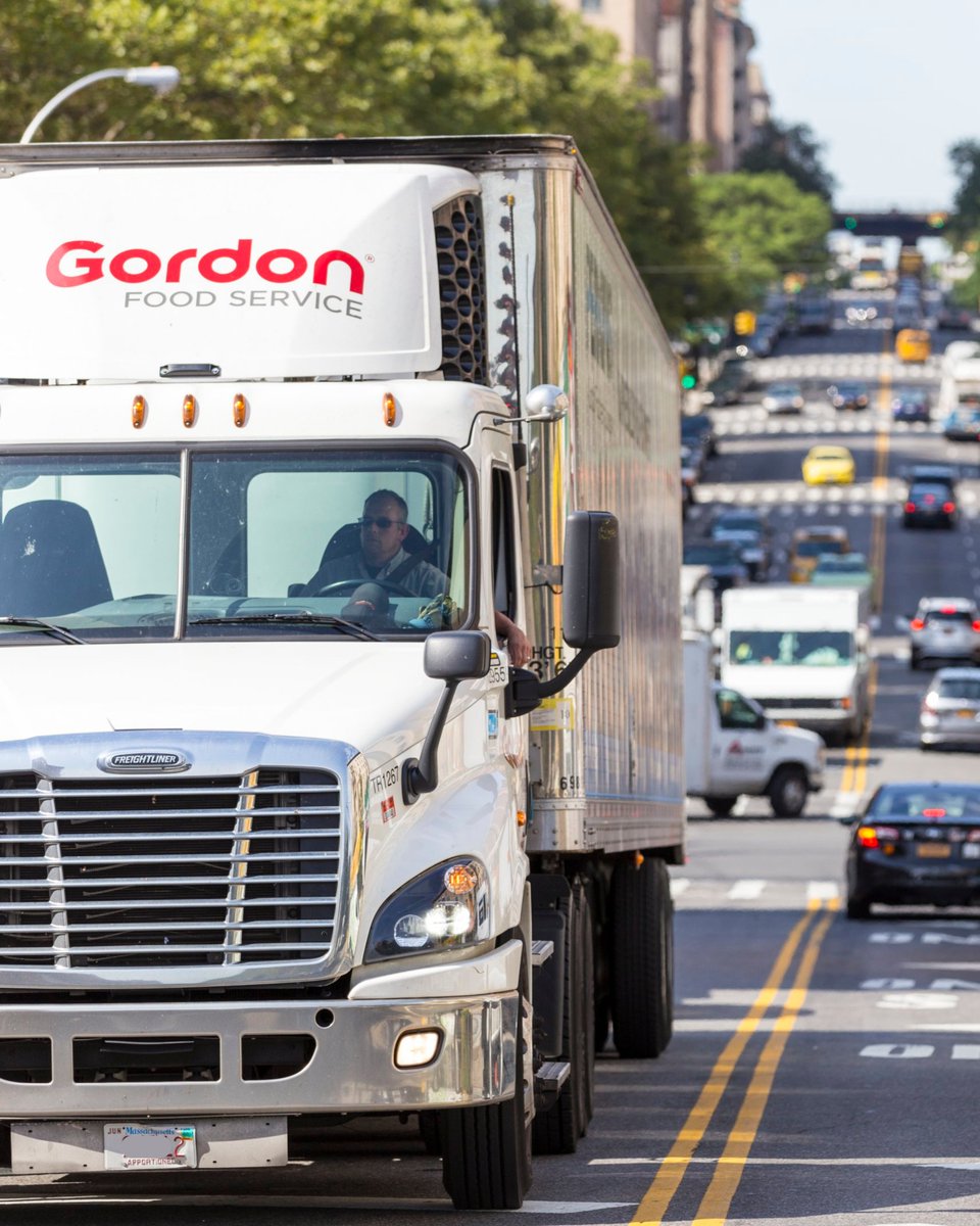 We want your feedback on the NYC Truck Route Network! Our Truck Route Network Redesign Public Feedback Portal allows the public and freight industry to learn about the city’s truck route network and provide feedback about issues and concern. More: bit.ly/3JZuvSY