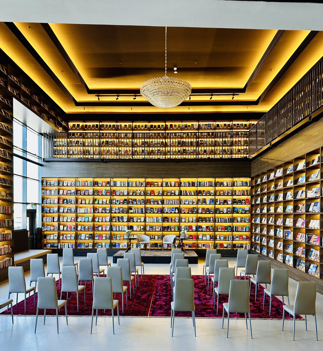 Delighted to visit the beautiful & thoughtful @FikerInstitute #Library - founded by @DubaiAbulhoul -strong voice to watch out for She represents the best of the region, and is countering/rejecting the #orientalist portrayal of people/societies in western public sphere @orfonline