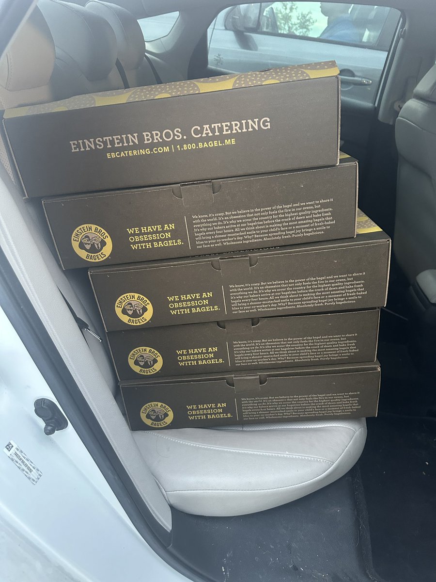 Today @Crockett_MS was provided with a delicious @EinsteinBros breakfast from @PatrickTheGiver!!! Thank you so much. I had morning duty so I wasn’t able to catch the rush, busy so many teacher enjoyed your gift! ❤️🥯 #TeacherAppreciation