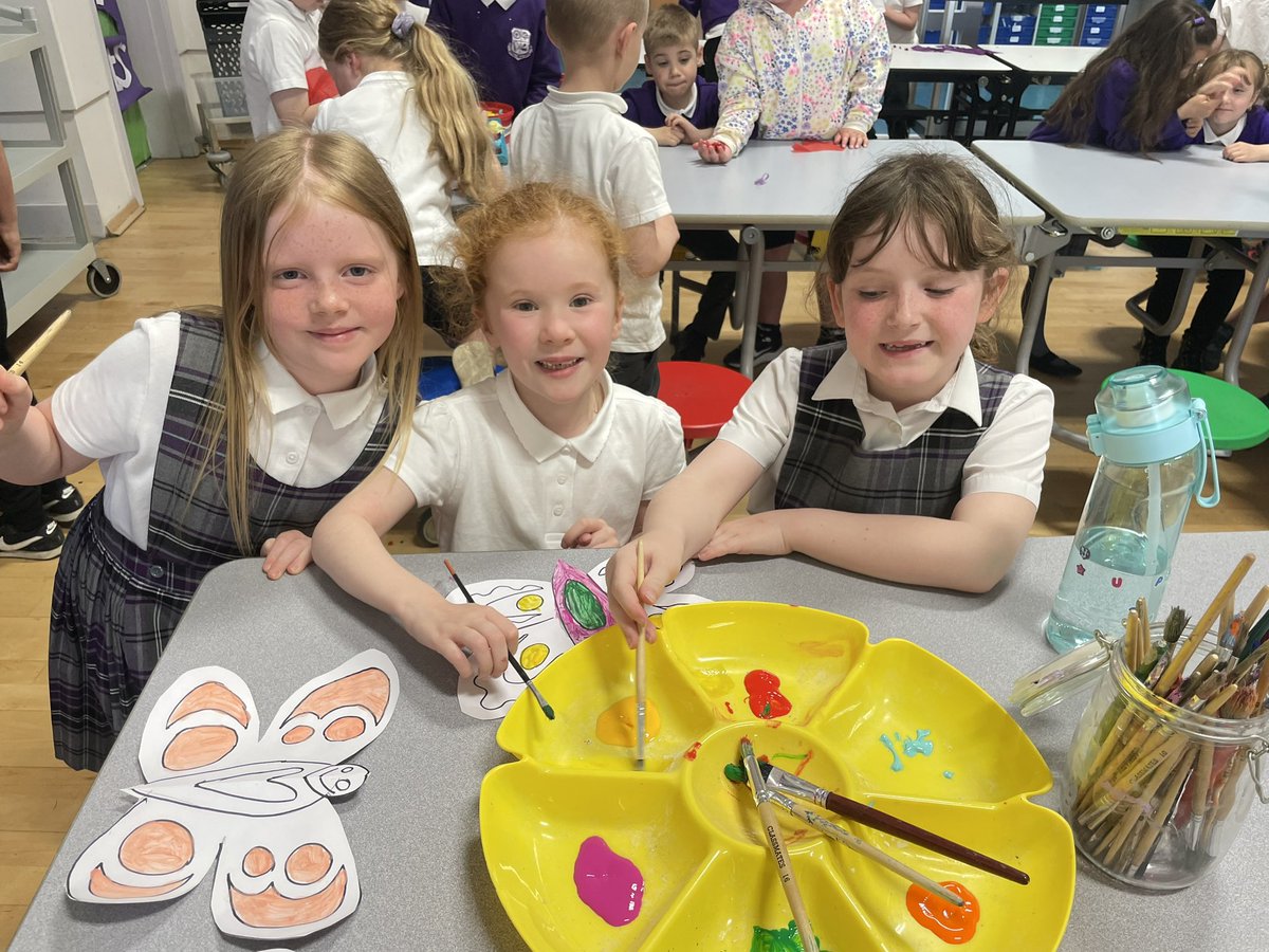 The Display &amp; Environment Team have joined forced with the Ethos Leaders to work on our Gala Day float during School Improvement Groups! 💜 #TeamSouthdale #SDCommunity #ArmadaleGalaDay