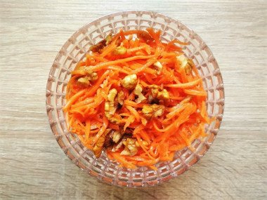 okay lemme share a really good recipe for ur breakfast!

 • carrot salad with nuts and honey 🍯 🥕 🌰 •

a thread 🧵

👇