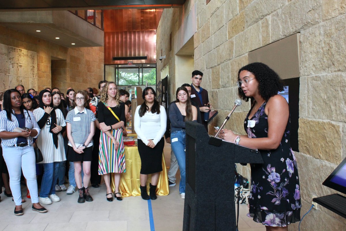 ecorise's tweet photo. Students brought their bright ideas & the thunder to #CTXShowcase24 last night! ππβ We were amazed by middle schoolers composting, kinder-gardeners, the Austin Youth Climate Equity Council's #climateResilience projects & other young changemakers. (1/4) https://t.co/WTZzzMqqFC