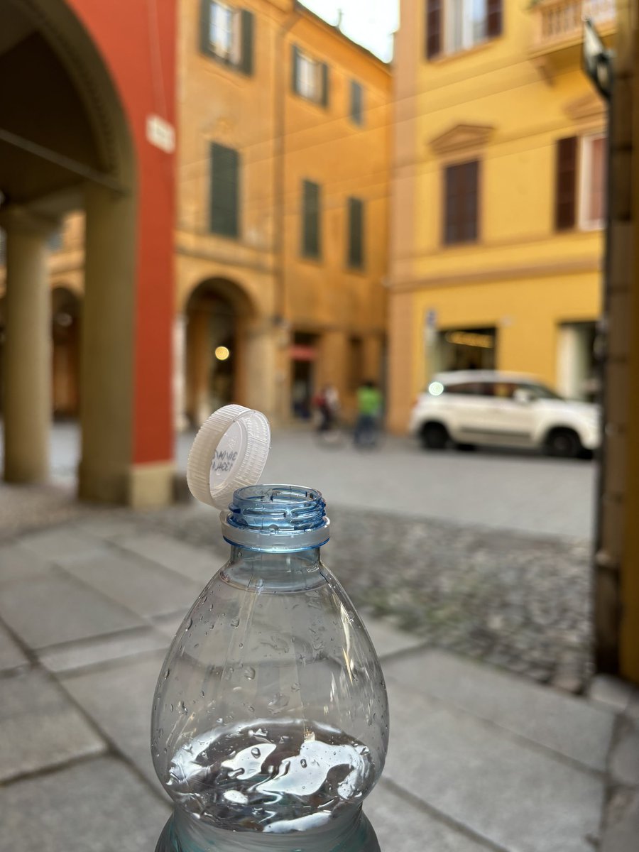 admgrm's tweet image. Europe is at the frontier of regulation. Mandating what things must stay attached to other things.

Honestly, I like the little plastic link. No cap.